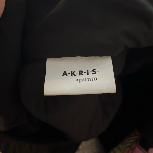 Akris Punto Black Quilted Jacket - Picture 2 of 3